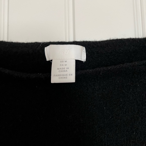 H&M Black Puff-sleeve Square Neck Sweater - Picture 2 of 4